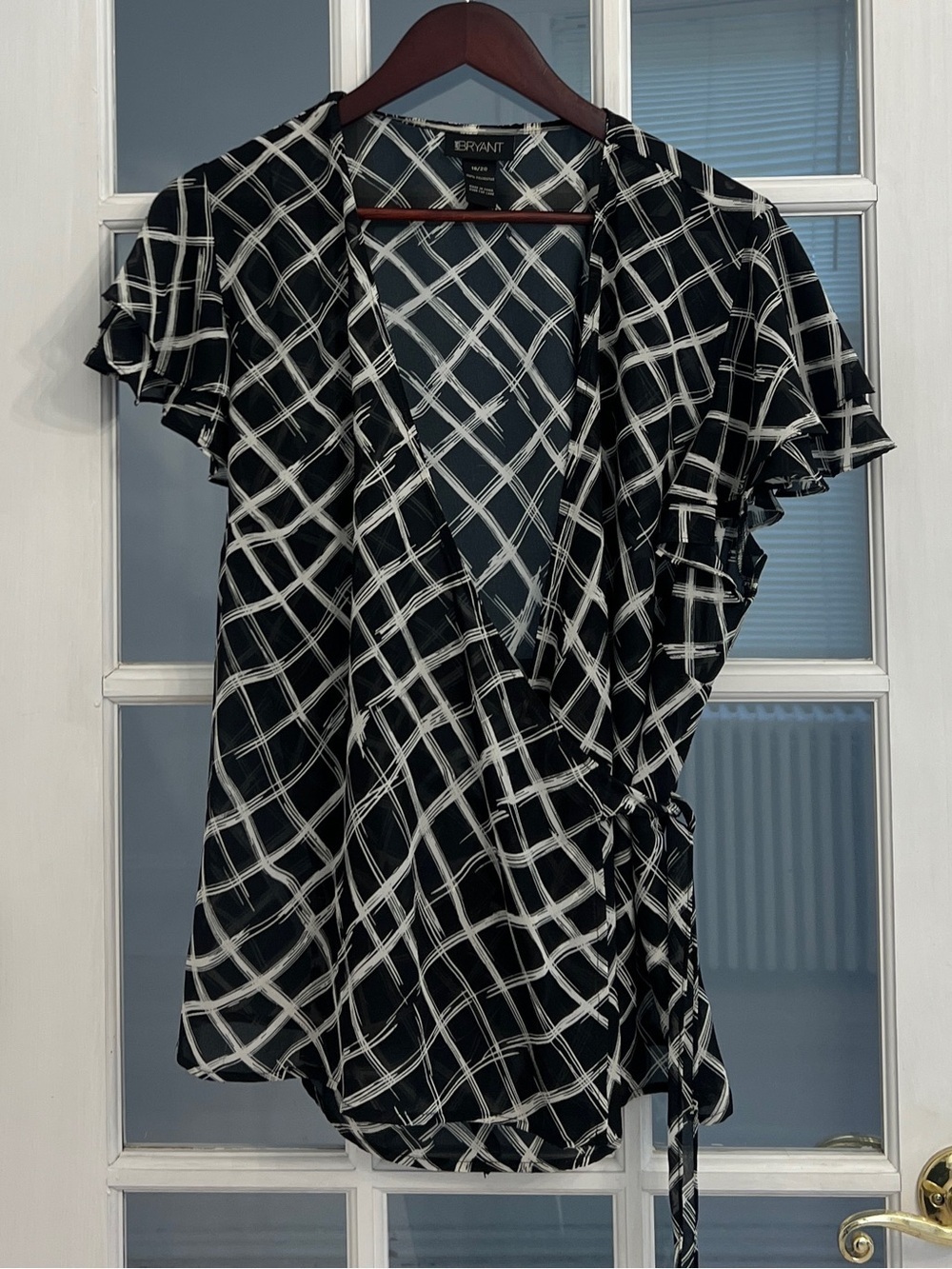 LANE BRYANT Women's Black & White Plaid Print Flutter Sleeve Side Tie Wrap Top